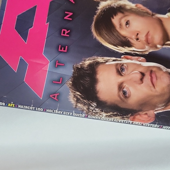 AP Magazine AFI #257 December 2009 - Picture 4 of 15